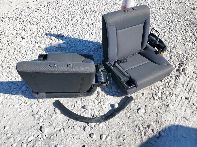 5J6YH28737L000134 - 2007 HONDA ELEMENT EX SILVER photo 12