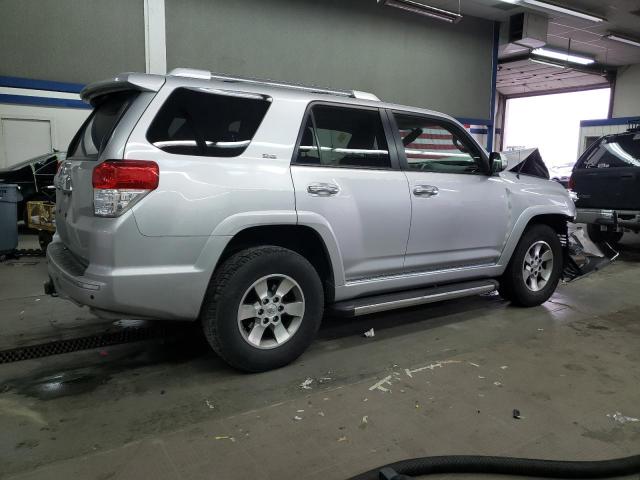 JTEBU5JR0D5146684 - 2013 TOYOTA 4RUNNER SR SILVER photo 3