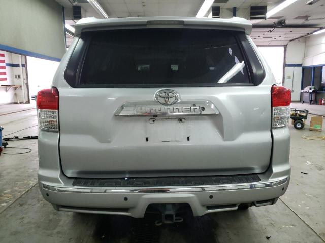 JTEBU5JR0D5146684 - 2013 TOYOTA 4RUNNER SR SILVER photo 6