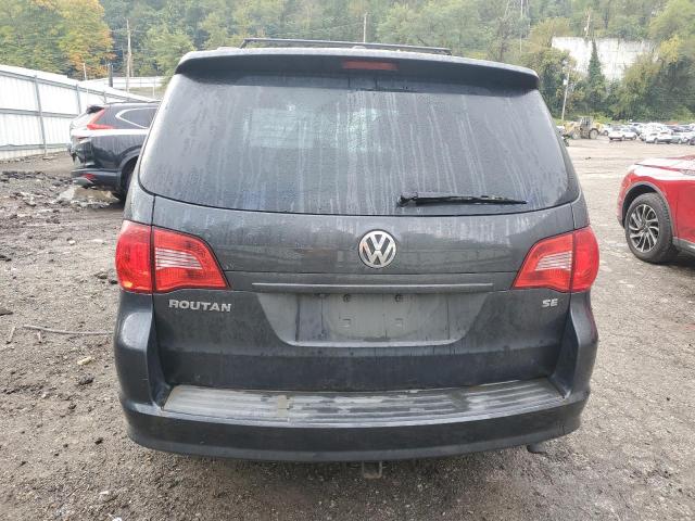 2C4RVABG7CR355377 - 2012 VOLKSWAGEN ROUTAN SE BLACK photo 6