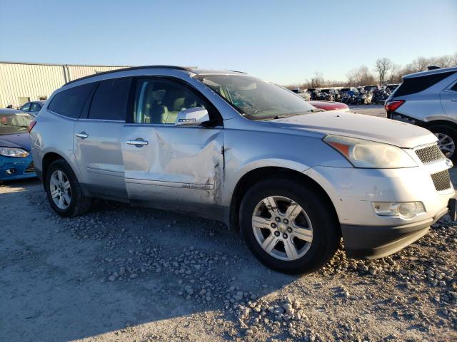 1GNEV23DX9S125730 - 2009 CHEVROLET TRAVERSE LT SILVER photo 4