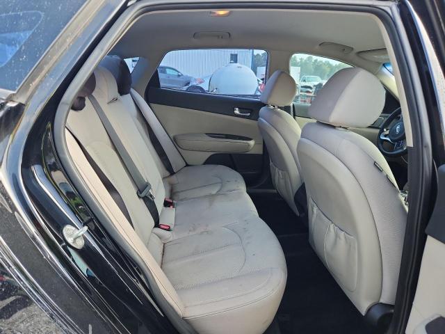 5XXGT4L39JG261324 - 2018 KIA OPTIMA LX BLACK photo 10