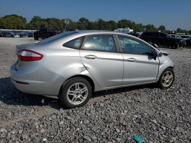 3FADP4BJ4KM128628 - 2019 FORD FIESTA SE ვერცხლისფერი ფოტო 3