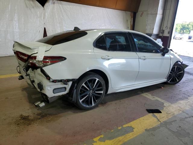 4T1B61HKXJU077712 - 2018 TOYOTA CAMRY XSE Ақ фото 3