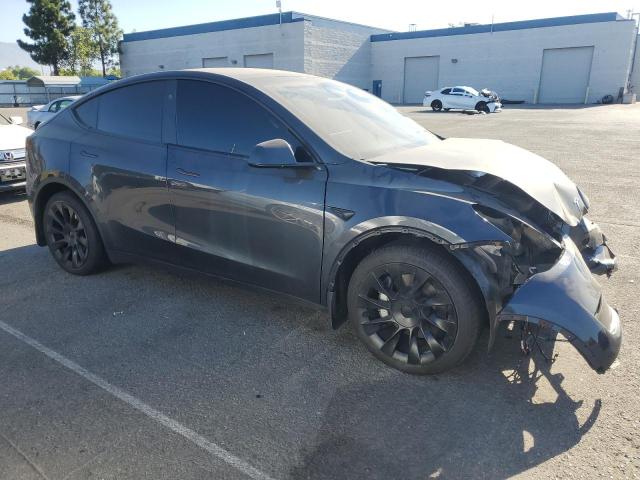 7SAYGAEE2RF098877 - 2024 TESLA MODEL Y 石墨色 照片 4