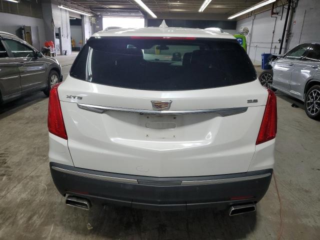 1GYKNCRS0JZ135745 - 2018 CADILLAC XT5 LUXURY WHITE photo 6