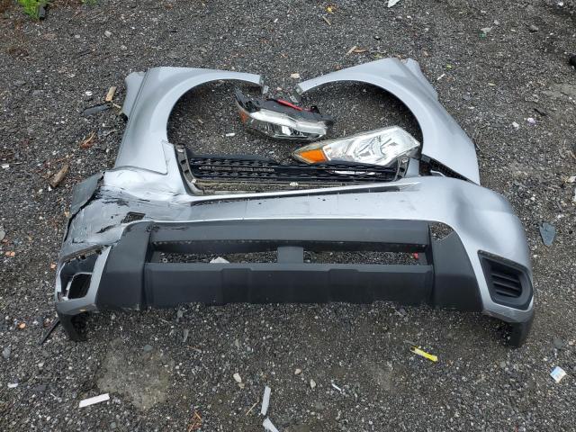 JF2SJADC5GH516593 - 2016 SUBARU FORESTER 2.5I PREMIUM 银色 照片 13