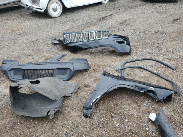 1C4RJFAG3JC468582 - 2018 JEEP GRAND CHER LAREDO შავი ფოტო 13