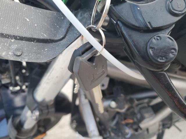 JKAEXEC189DA34922 - 2009 KAWASAKI EX650 C 黑色 照片 8