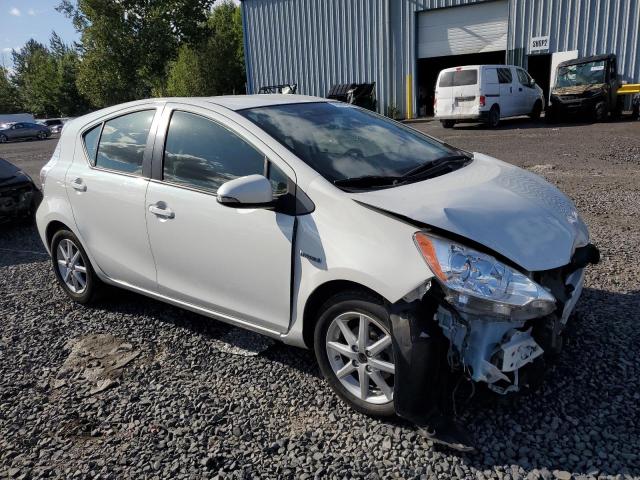 JTDKDTB37E1566986 - 2014 TOYOTA PRIUS C WHITE photo 4