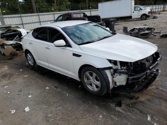 KNAGM4A73F5627712 - 2015 KIA OPTIMA LX WHITE photo 4