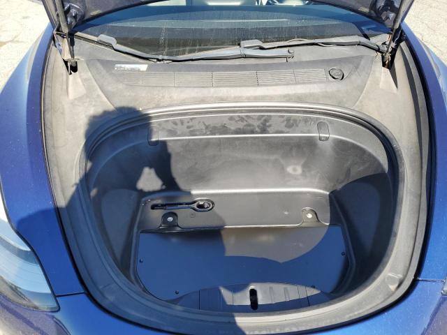 5YJ3E1EA3JF060069 - 2018 TESLA MODEL 3 Bleu photo 11