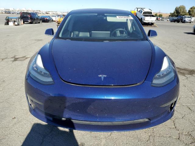 5YJ3E1EA3JF060069 - 2018 TESLA MODEL 3 Bleu photo 5