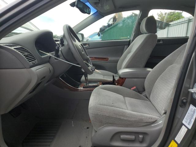 4T1BE30K72U609932 - 2002 TOYOTA CAMRY LE GRAY photo 7