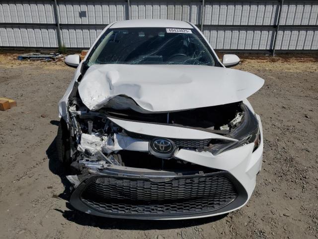 5YFEPRAE2LP127746 - 2020 TOYOTA COROLLA LE თეთრი ფოტო 5