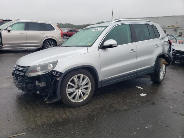 2012 VOLKSWAGEN TIGUAN S, 