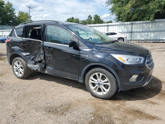 1FMCU9G92HUE22832 - 2017 FORD ESCAPE SE BLACK photo 4