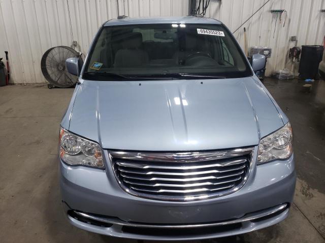 2C4RC1BG8DR508761 - 2013 CHRYSLER TOWN & COU TOURING BLUE photo 5
