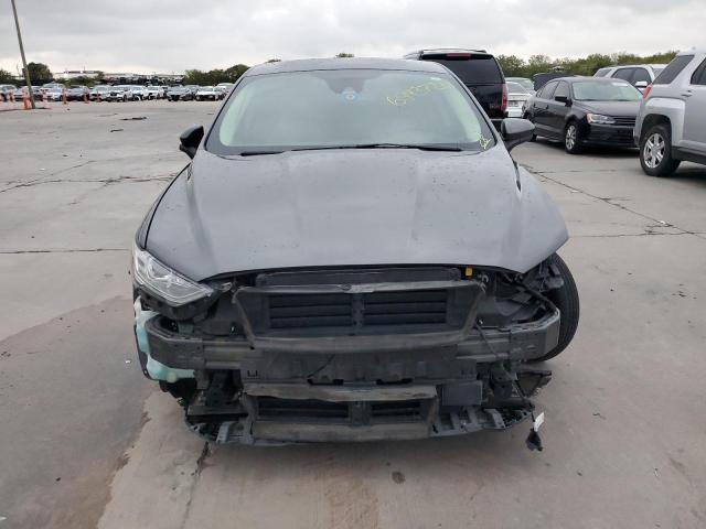 3FA6P0HD1KR250496 - 2019 FORD FUSION SE GRAY photo 5