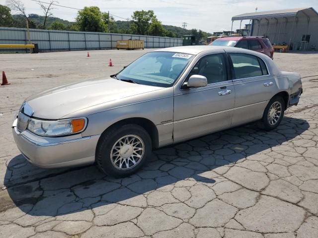 2000 LINCOLN TOWN CAR SIGNATURE, 
