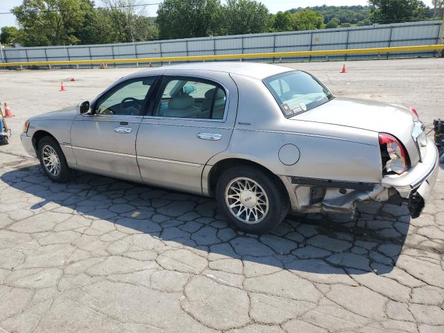 1LNHM82W0YY794627 - 2000 LINCOLN TOWN CAR SIGNATURE Gümüş fotoğraf 2