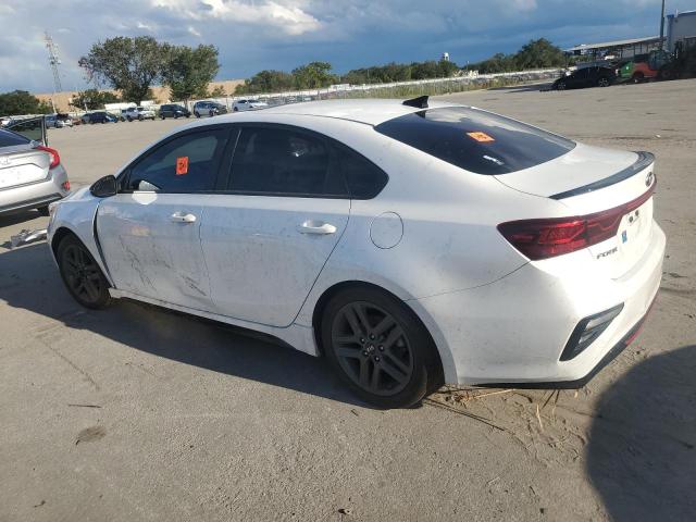 3KPF34AD2ME366159 - 2021 KIA FORTE GT LINE WHITE photo 2