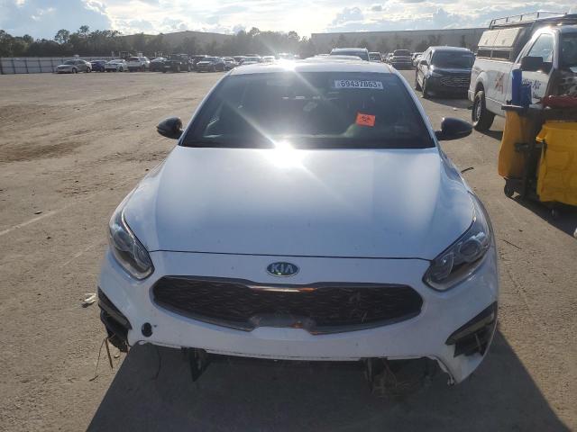 3KPF34AD2ME366159 - 2021 KIA FORTE GT LINE WHITE photo 5