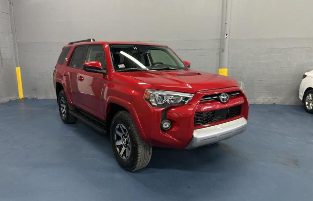 JTEPU5JR7P6135220 - 2023 TOYOTA 4RUNNER SE RED photo 1