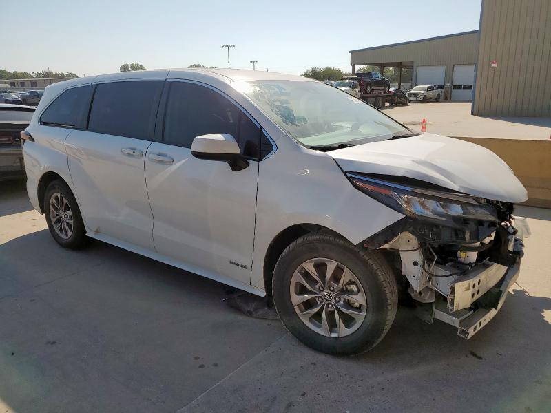 5TDKRKEC2MS058885 - 2021 TOYOTA SIENNA LE Biały zdjęcie 4