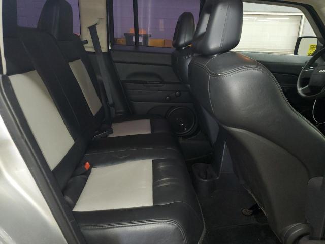 1J8FT28W78D649233 - 2008 JEEP PATRIOT SPORT SILVER photo 11