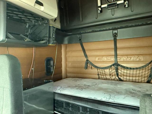 1FUJHHDRXLLKX1874 - 2020 FREIGHTLINER CASCADIA 1 Rot Foto 6