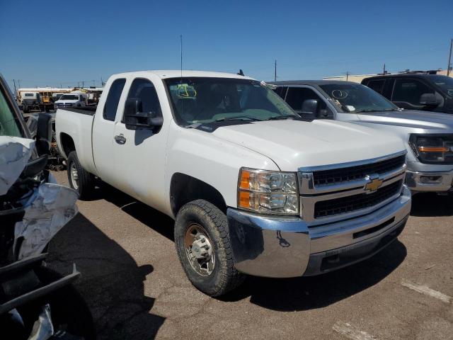 1GCHC29K67E549287 - 2007 CHEVROLET SILVERADO C2500 HEAVY DUTY WHITE photo 4