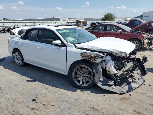 1VWLA7A32KC011009 - 2019 VOLKSWAGEN PASSAT WOLFSBURG WHITE photo 4