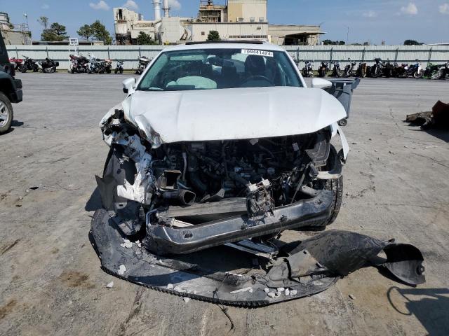 1VWLA7A32KC011009 - 2019 VOLKSWAGEN PASSAT WOLFSBURG WHITE photo 5