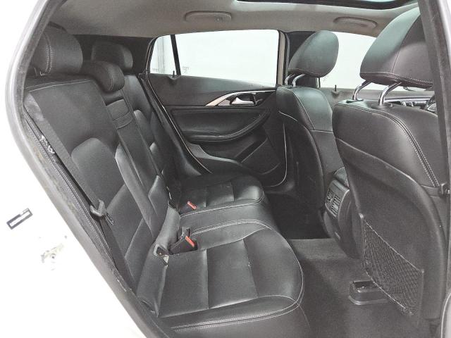 SJKCH5CR1JA046653 - 2018 INFINITI QX30 BASE WHITE photo 11