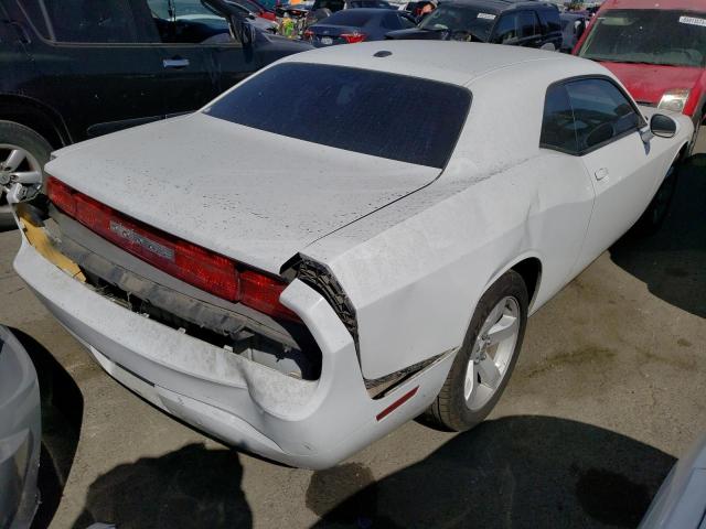 2C3CDYAG7CH258256 - 2012 DODGE CHALLENGER SXT WHITE photo 3