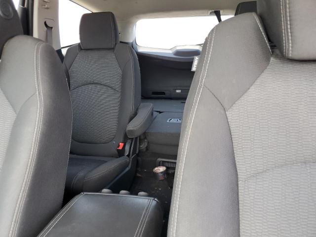 1GNKRGKDXHJ245540 - 2017 CHEVROLET TRAVERSE LT WHITE photo 10