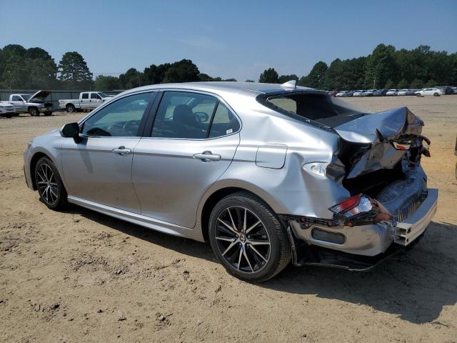 4T1G11AKXPU790858 - 2023 TOYOTA CAMRY SE NIGHT SHADE SILVER photo 2