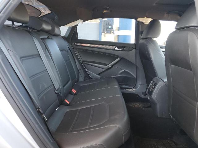 1VWMA7A32MC005959 - 2021 VOLKSWAGEN PASSAT R-LINE Argent photo 10
