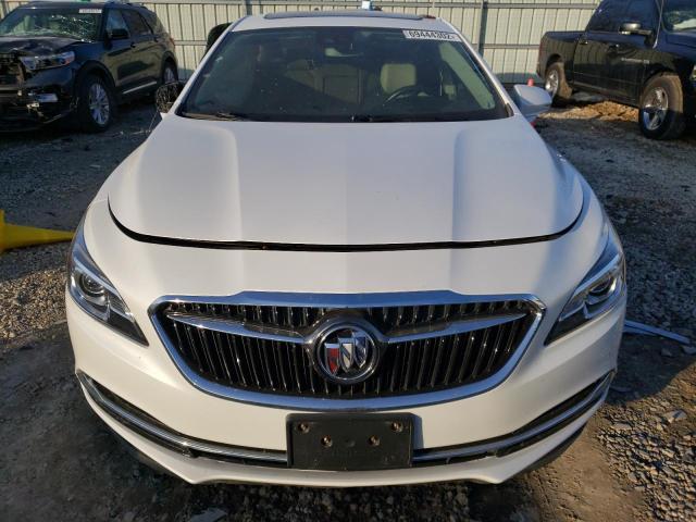 1G4ZR5SS4HU125074 - 2017 BUICK LACROSSE PREMIUM WHITE photo 5