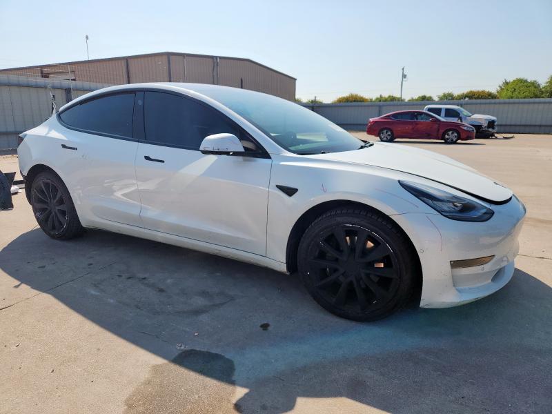 5YJ3E1EB1JF112307 - 2018 TESLA MODEL 3 თეთრი ფოტო 4