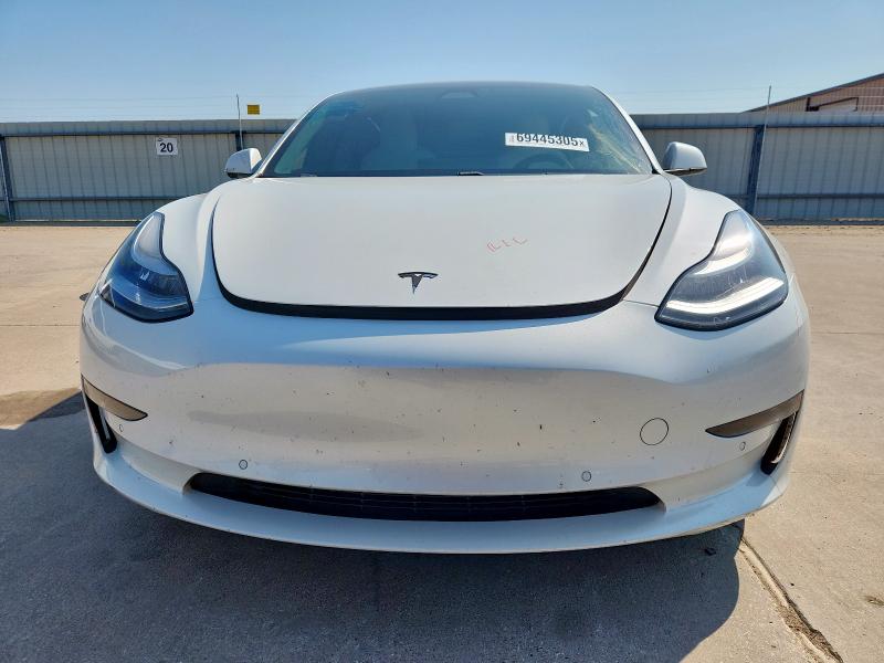 5YJ3E1EB1JF112307 - 2018 TESLA MODEL 3 თეთრი ფოტო 5