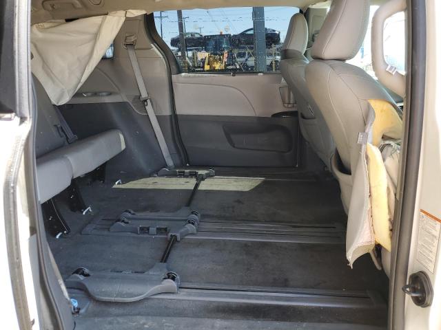 5TDYZ3DC5JS941294 - 2018 TOYOTA SIENNA XLE Biały zdjęcie 11