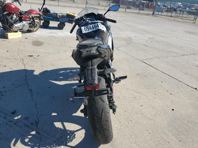 ML5EXER10SDAE7754 - 2025 KAWASAKI EX650 R Чорний фото 4