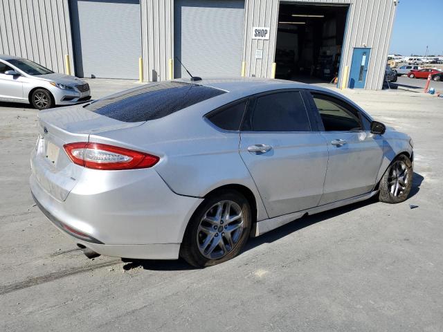 3FA6P0H77ER123749 - 2014 FORD FUSION SE SILVER photo 3