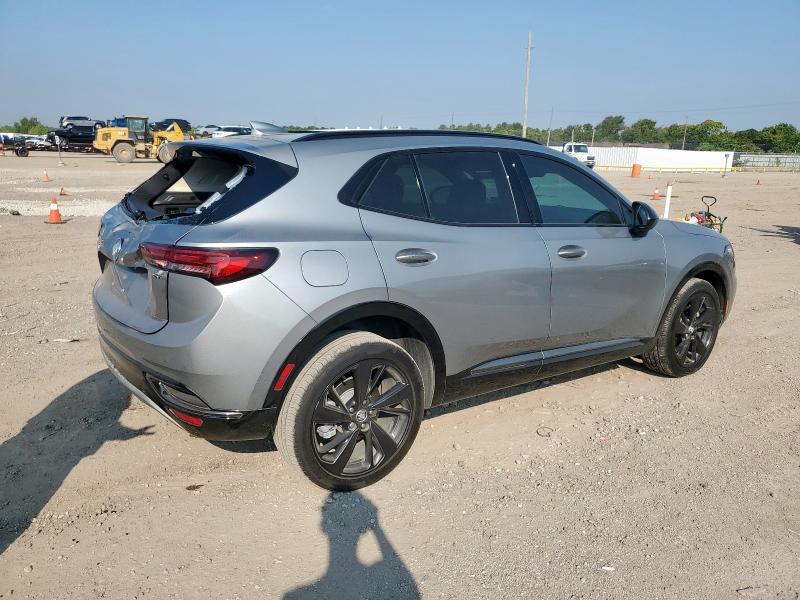 LRBFZNR47PD147100 - 2023 BUICK ENVISION ESSENCE Մոխրագույն լուսանկար 3