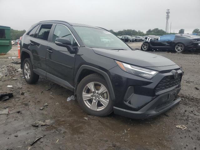 2T3P1RFV8NC313837 - 2022 TOYOTA RAV4 XLE BLACK photo 4
