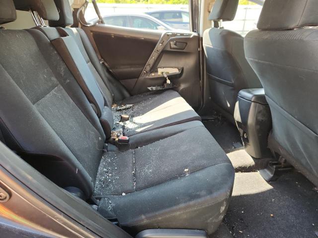 JTMBFREV6JJ204622 - 2018 TOYOTA RAV4 LE Szary zdjęcie 11