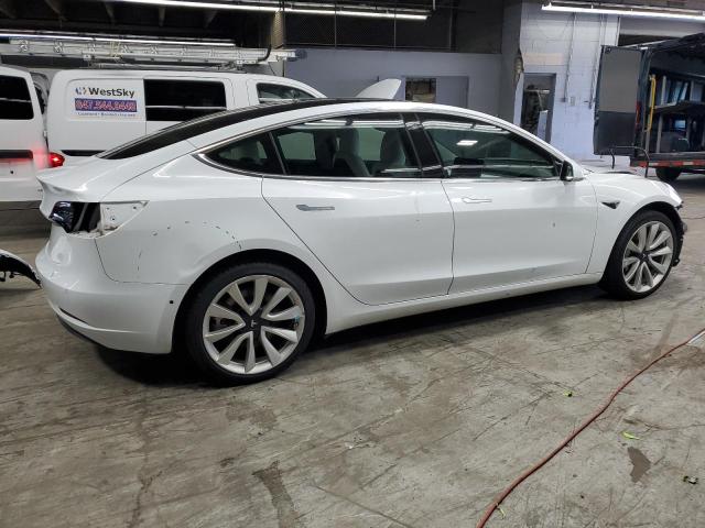 5YJ3E1EB1JF097954 - 2018 TESLA MODEL 3 白色 照片 3