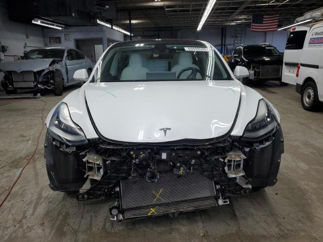 5YJ3E1EB1JF097954 - 2018 TESLA MODEL 3 白色 照片 5